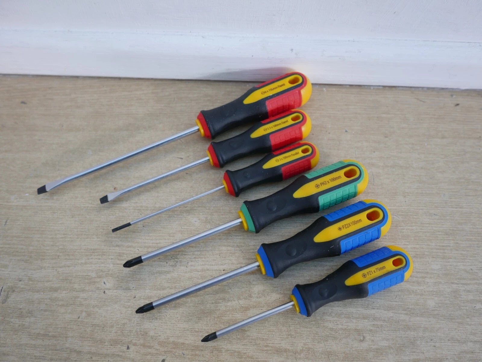 6PCE SOFT GRIP SCREWDRIVER SET XTRADE X0900063  PZ PH & SLOTTED MAGNETIC TIP
