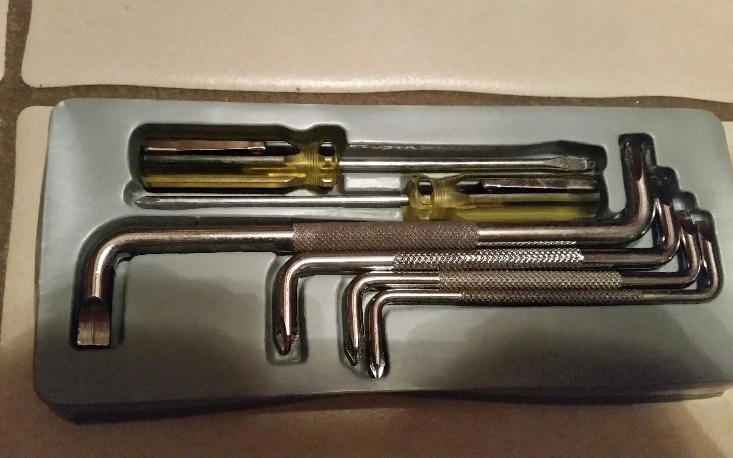 6-Piece SCREWDRIVER SET; 4 PCS OFFSET SCREWDRIVERS &  2 PCS POCKET SCREWDRIVERS