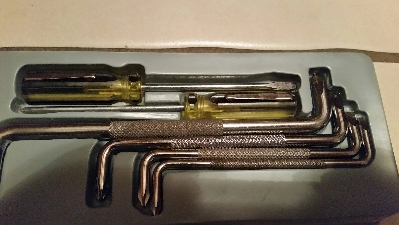 6-Piece SCREWDRIVER SET; 4 PCS OFFSET SCREWDRIVERS &  2 PCS POCKET SCREWDRIVERS