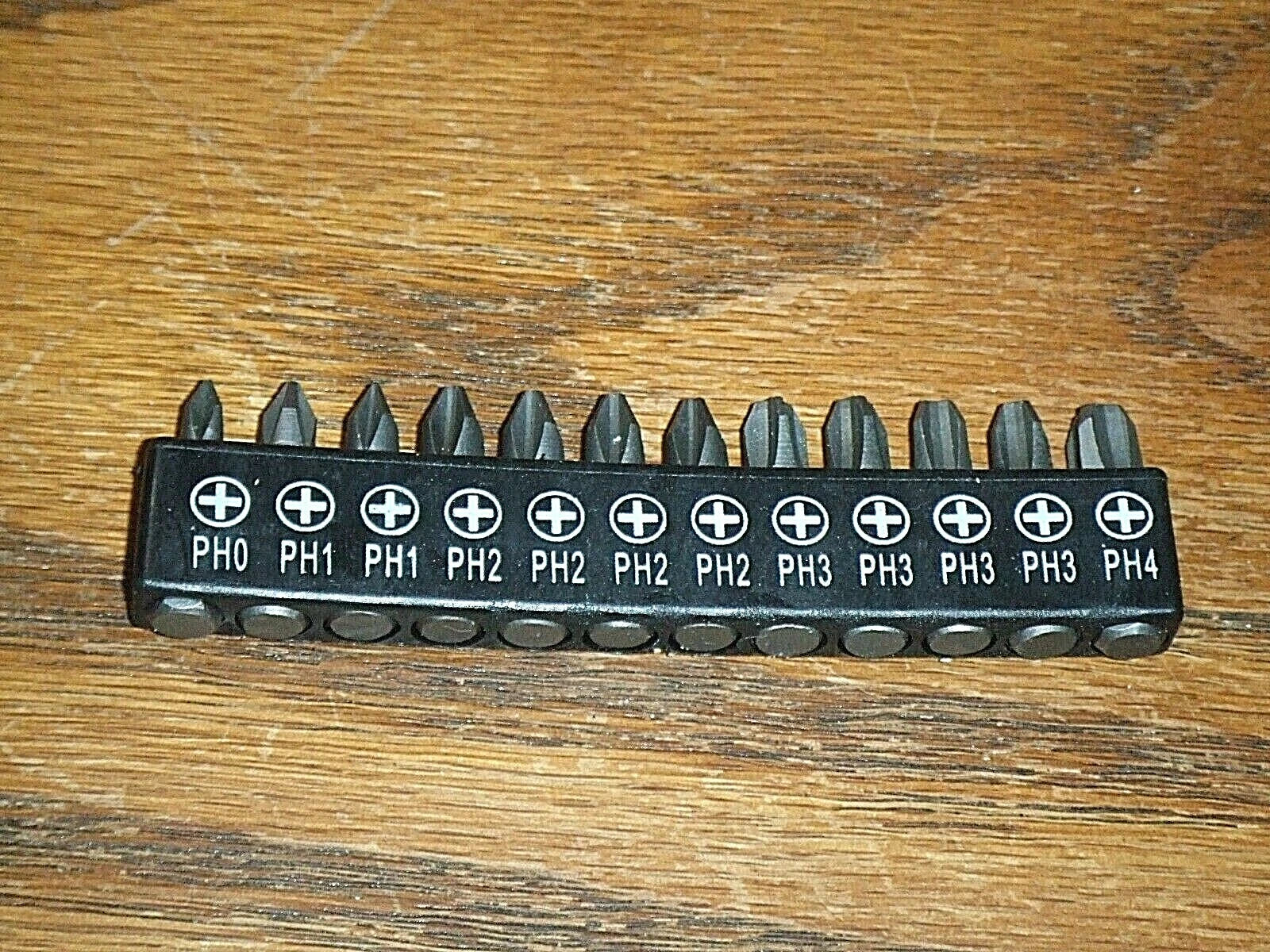 CRAFTSMAN UNBRANDED 12 TIP SCREWDRIVER BIT SET 1/4 IN HEX DRIVE PHILIPS