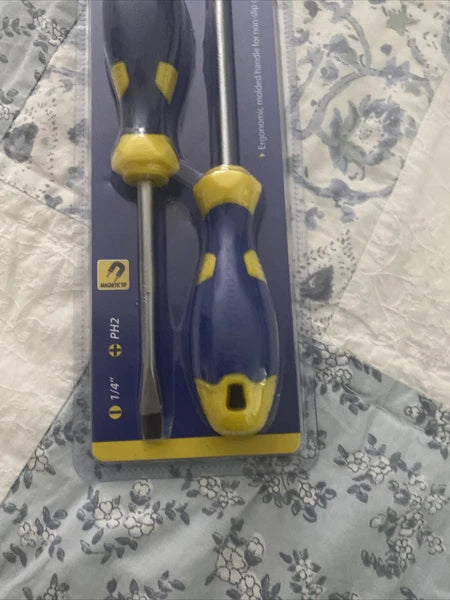 Goodyear screwdriver set Ergonomic Magnetic Tip Durable Phillips Slotted 2 Pack
