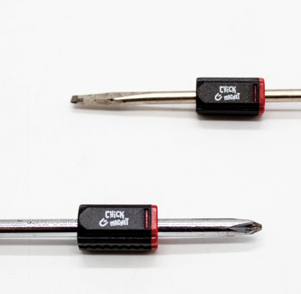 CHICK MAGNET 2-Piece Self-Adjusting Bit Magnetizer for 5/32 to 1/4 Inch